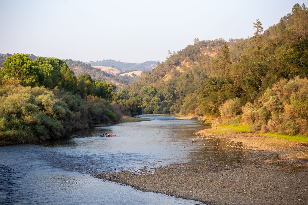 gunnii sack photography, bridge shoot, river shoot, amador county photographer, anniversary shoot, amador county video