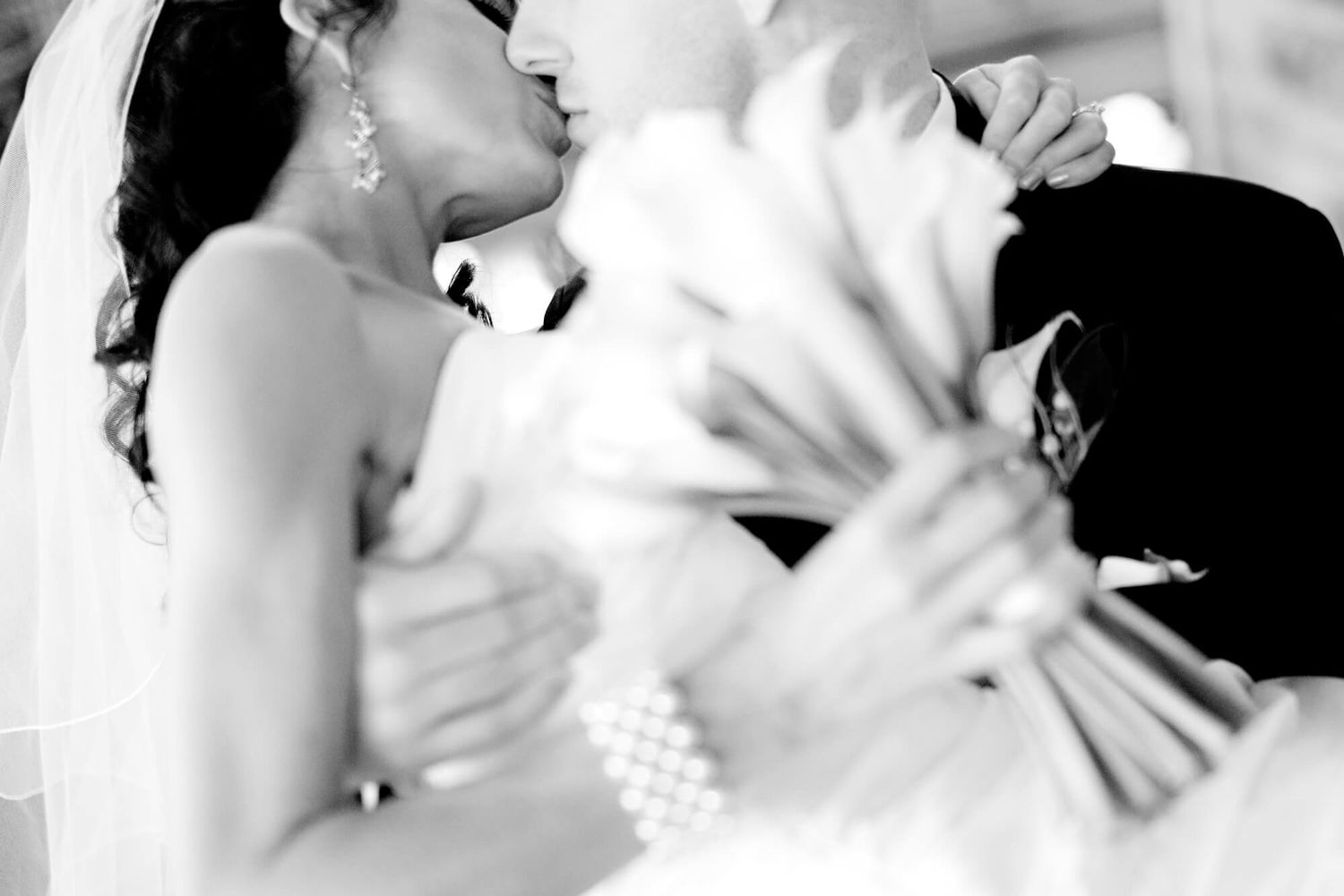 LUPHOTO Love Never Fails Weddings