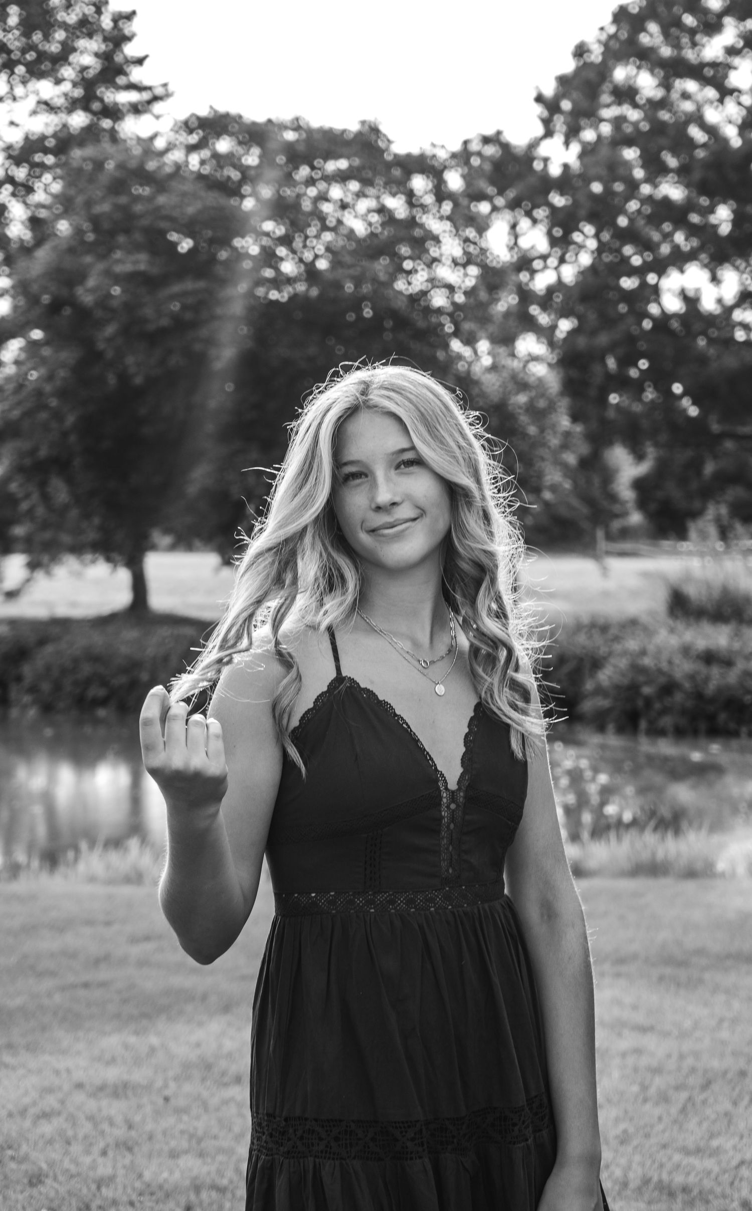 Black and white photo of a senior girl