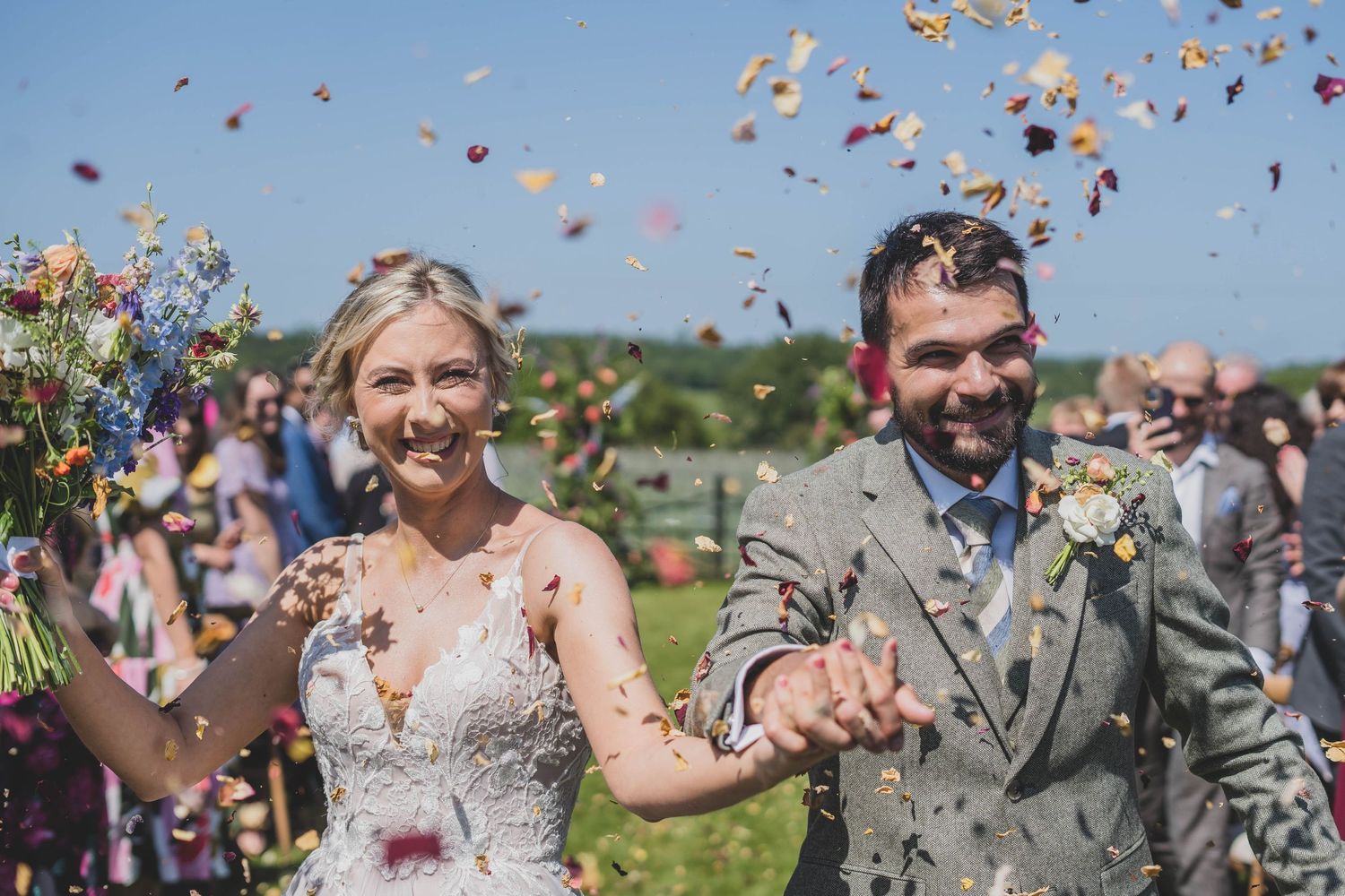 beautiful confetti walk