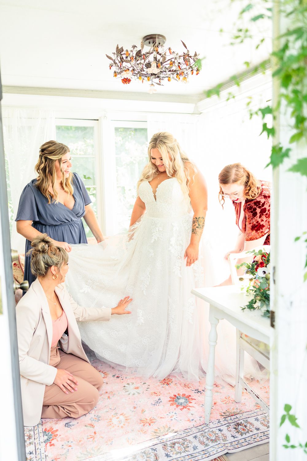 Magical Wedding At Camrose Hill | Stillwater, MN - Jessica Kankelfitz  Photography- Photographer Anoka MN, image size:1000x1500