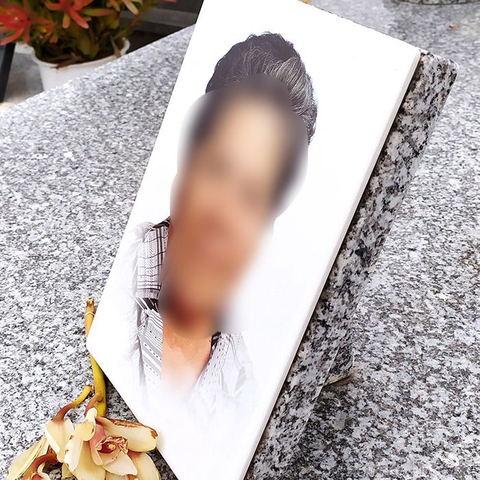 Porcelana com fotografia para cemitério, pelo fotógrafo Isidro Dias