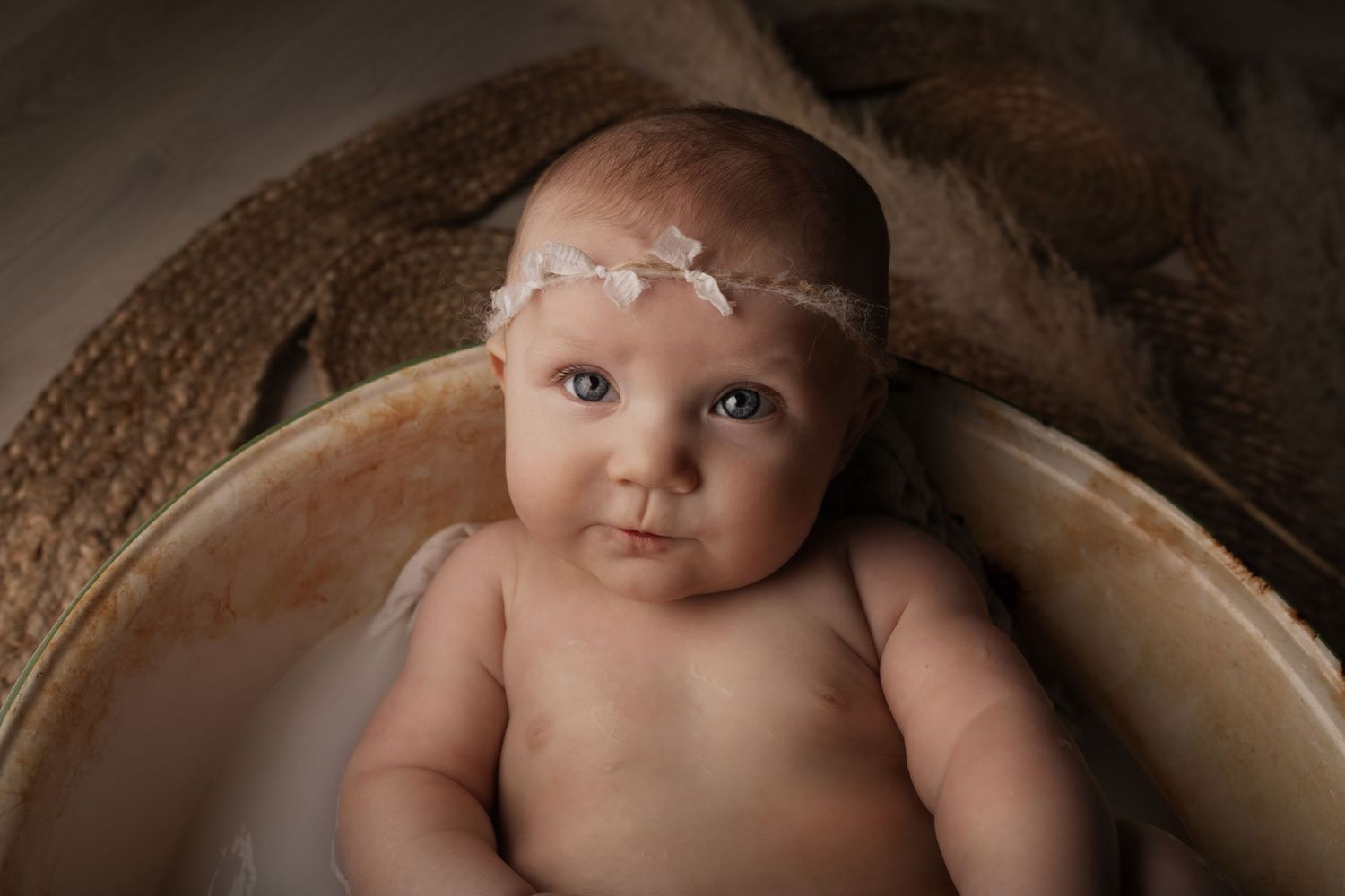 Studio melhus
Barnefotografering Trondheim, Trøndelag, Melhus, babyfotograf Malin Berdal. Studiofotograf Studio bilder.