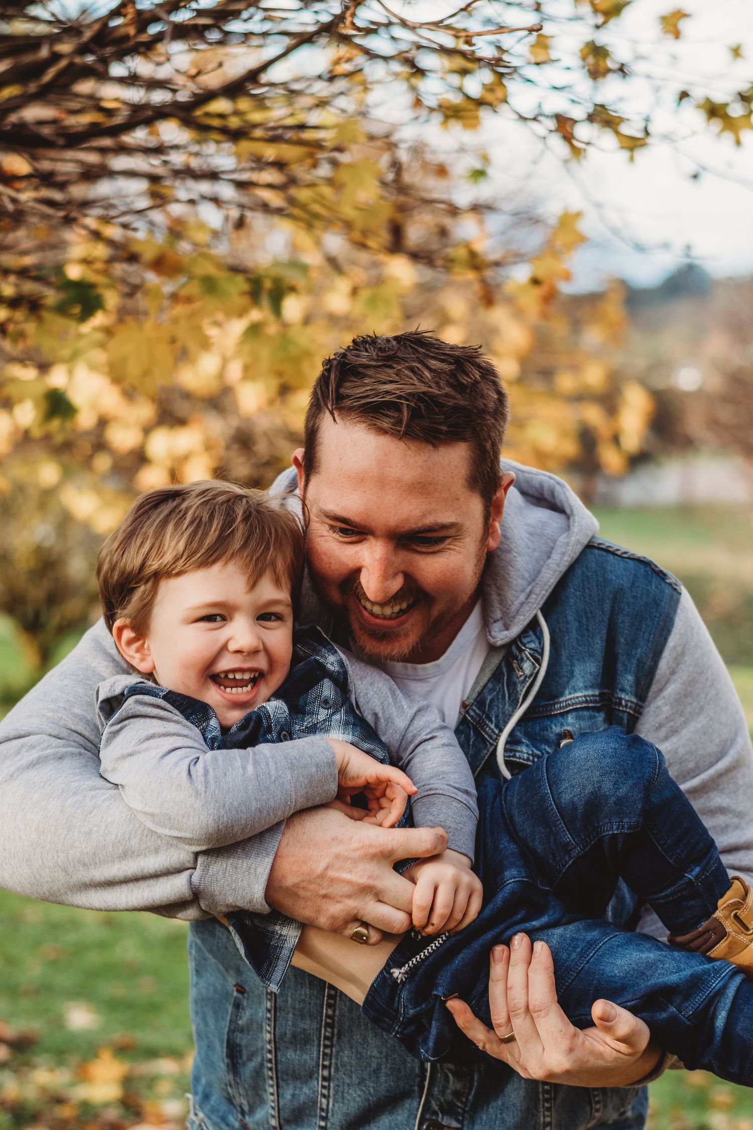autumn family session taken by tasmanian family photographer joss jensen