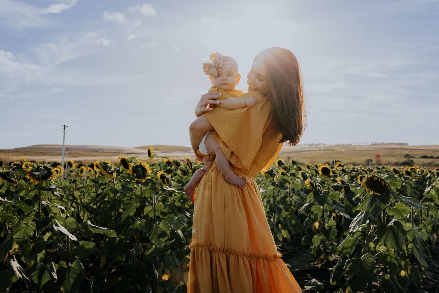 Sunflower Magic: Family & Couple Mini Photo Sessions at Southern Hill Farms in Clermont, FL
