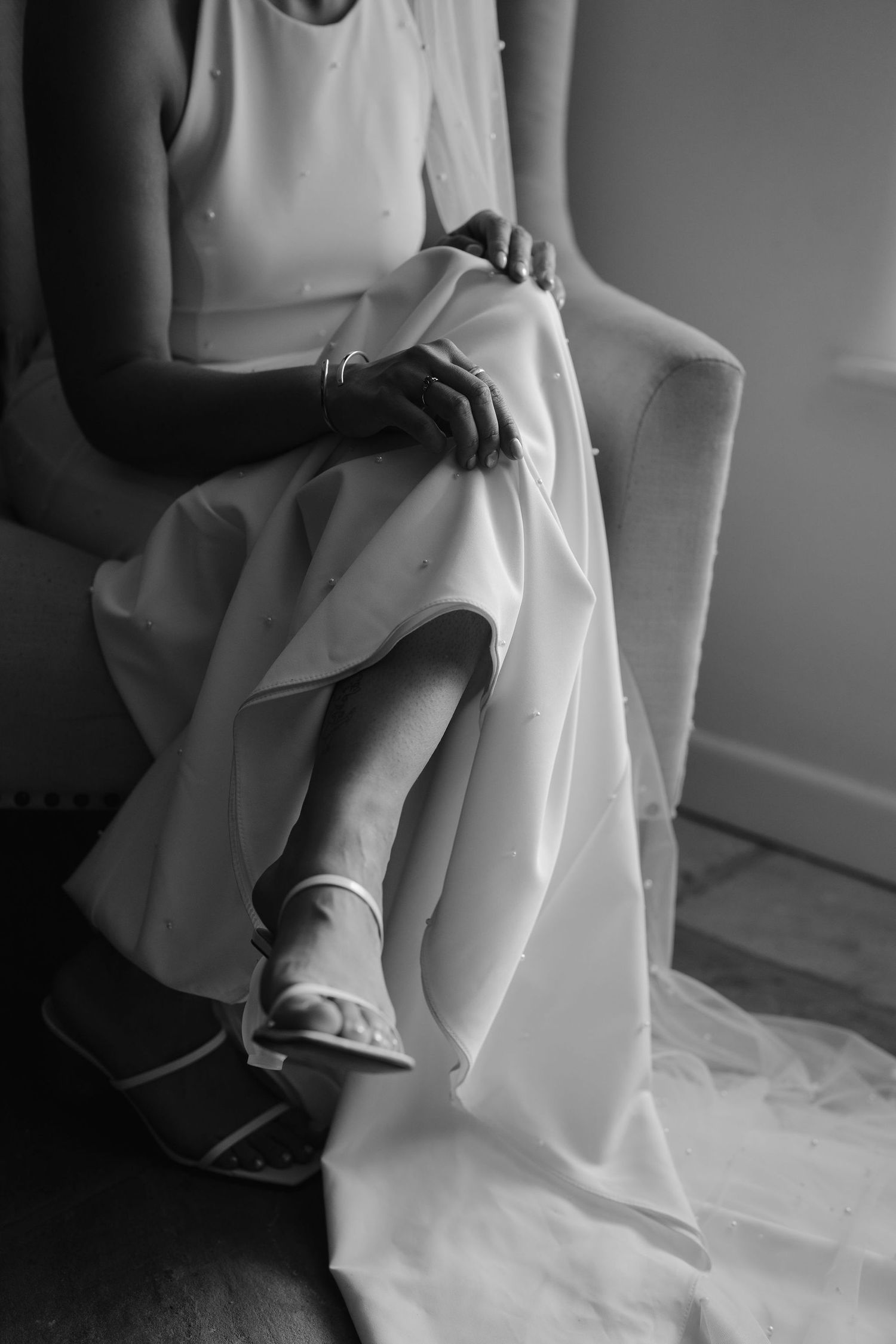 bride-getting-ready-old-gore-yardspace-events-wedding