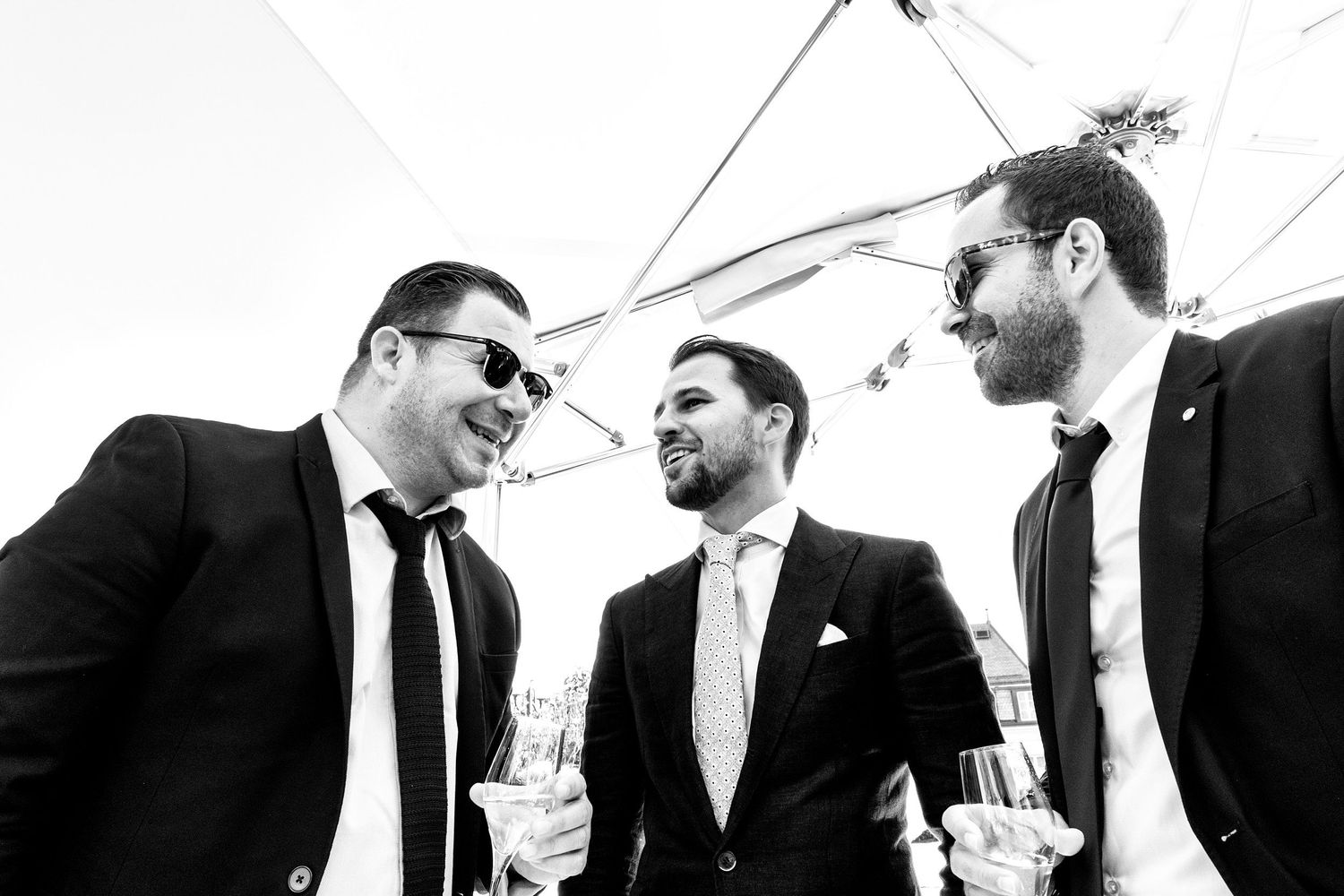 TLOOK photographe de mariage de style documentaire, Beau Rivage Palace à Lausanne cocktail portraits des invités