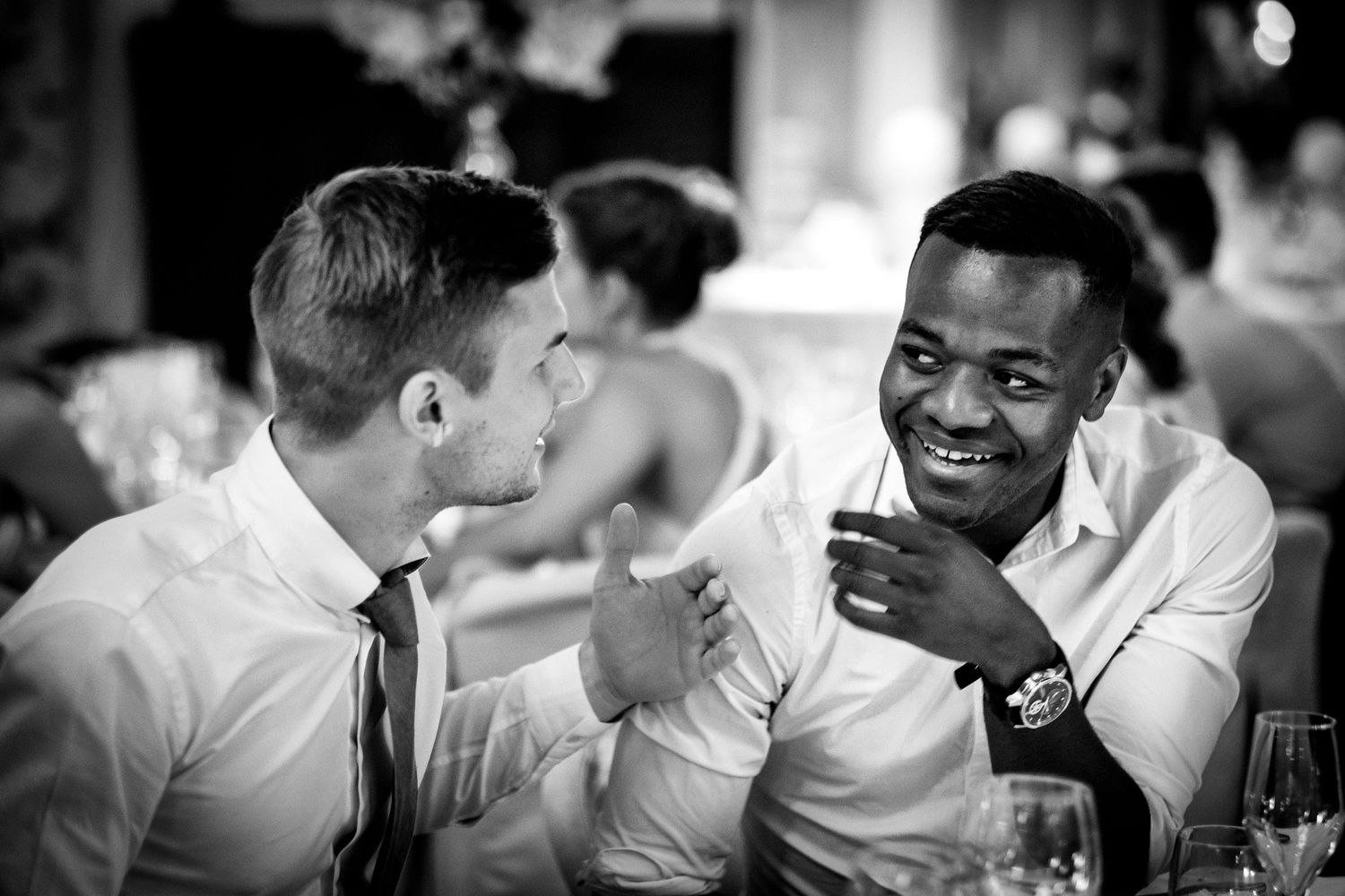 TLOOK photographe de mariage de style documentaire, Beau Rivage Palace à Lausanne soirée portraits des invités