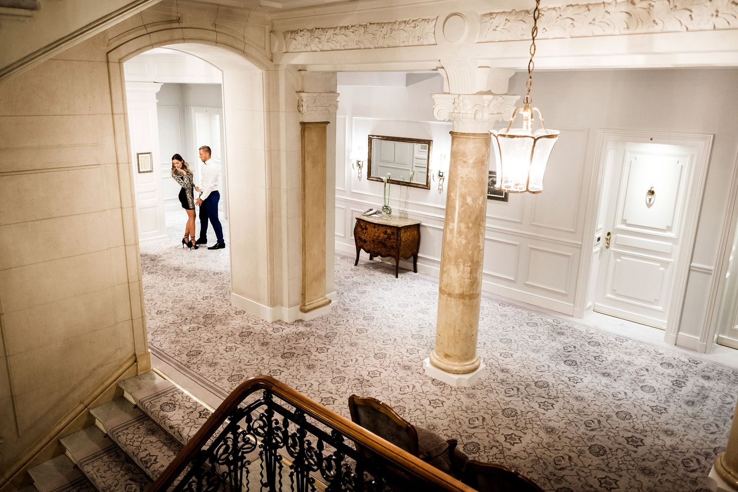 TLOOK photographe de mariage de style documentaire, Beau Rivage Palace à Lausanne danse des mariés