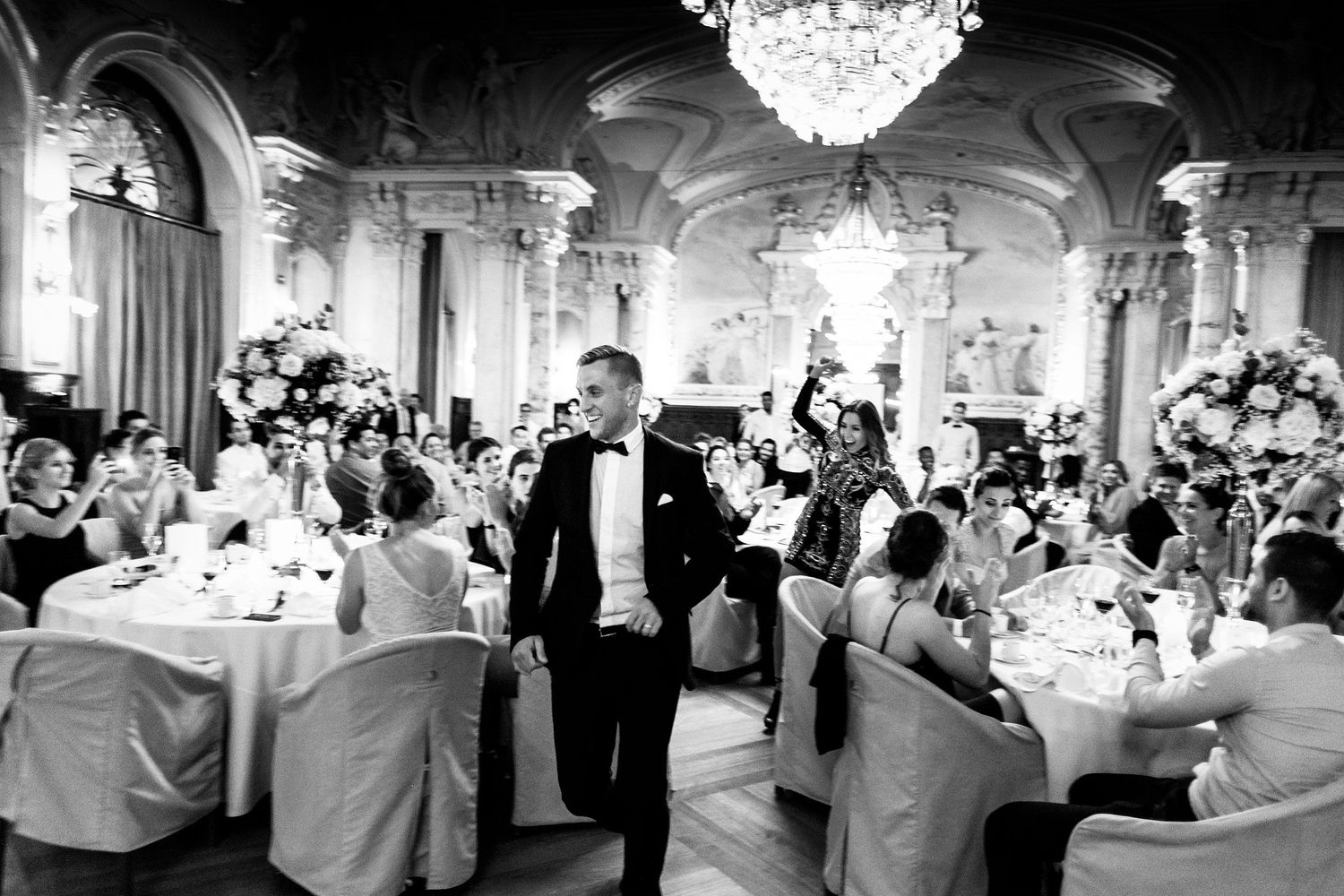 TLOOK photographe de mariage de style documentaire, Beau Rivage Palace à Lausanne première danse des mariés