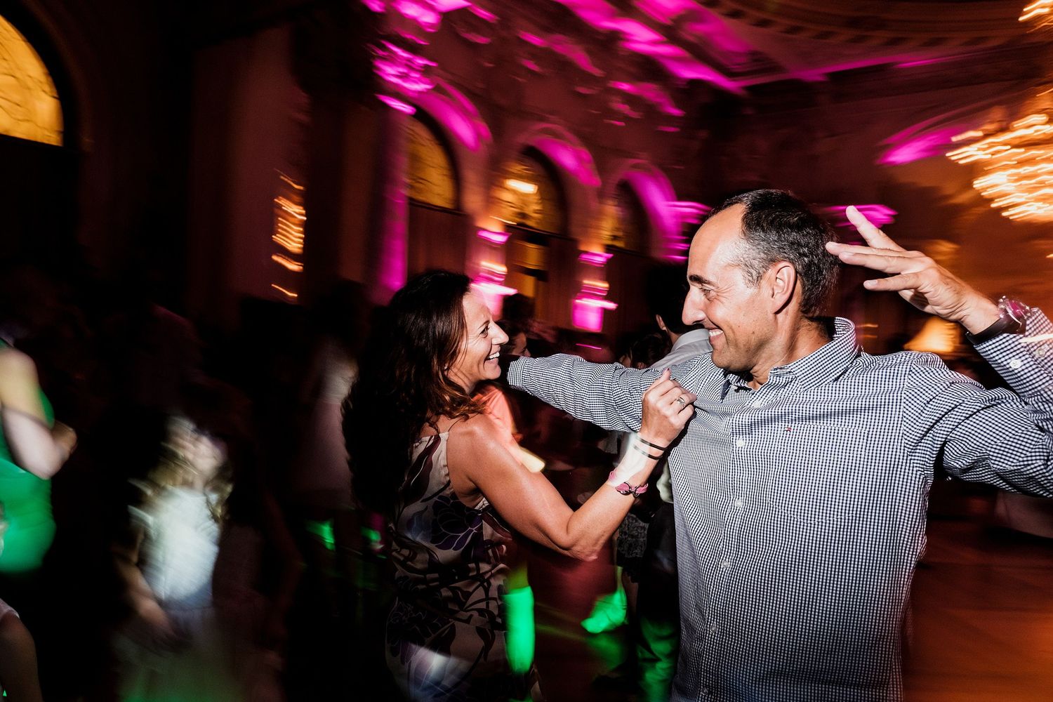 TLOOK photographe de mariage de style documentaire, Beau Rivage Palace à Lausanne dance floor