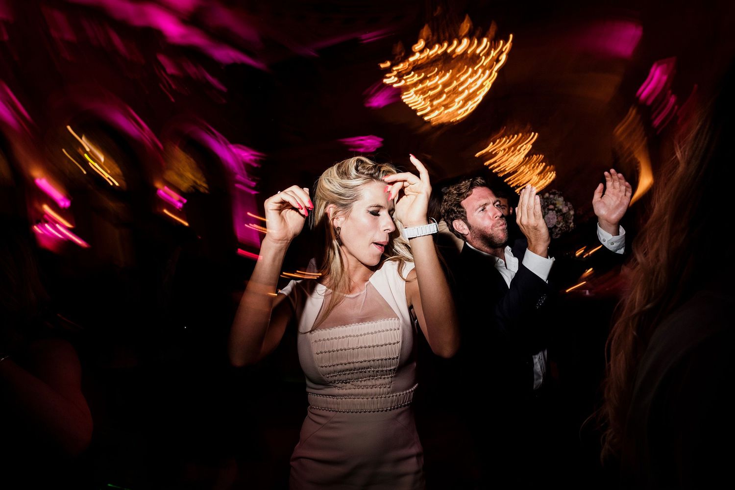 TLOOK photographe de mariage de style documentaire, Beau Rivage Palace à Lausanne dance floor