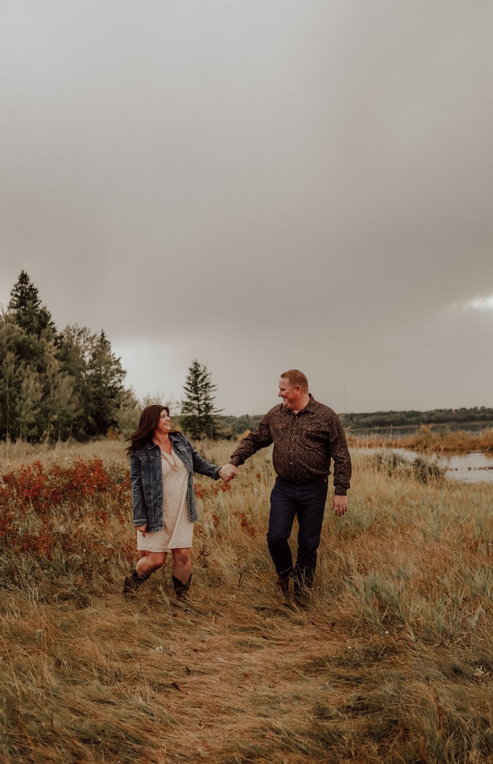 Outdoor Engagement Photographer Alberta | Calgary & Canmore Couples Photography | Adventure & Lifestyle Sessions in YYC & Canadian Rockies