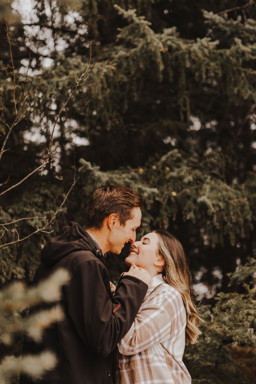 Outdoor Engagement Photographer Alberta | Calgary & Canmore Couples Photography | Adventure & Lifestyle Sessions in YYC & Canadian Rockies