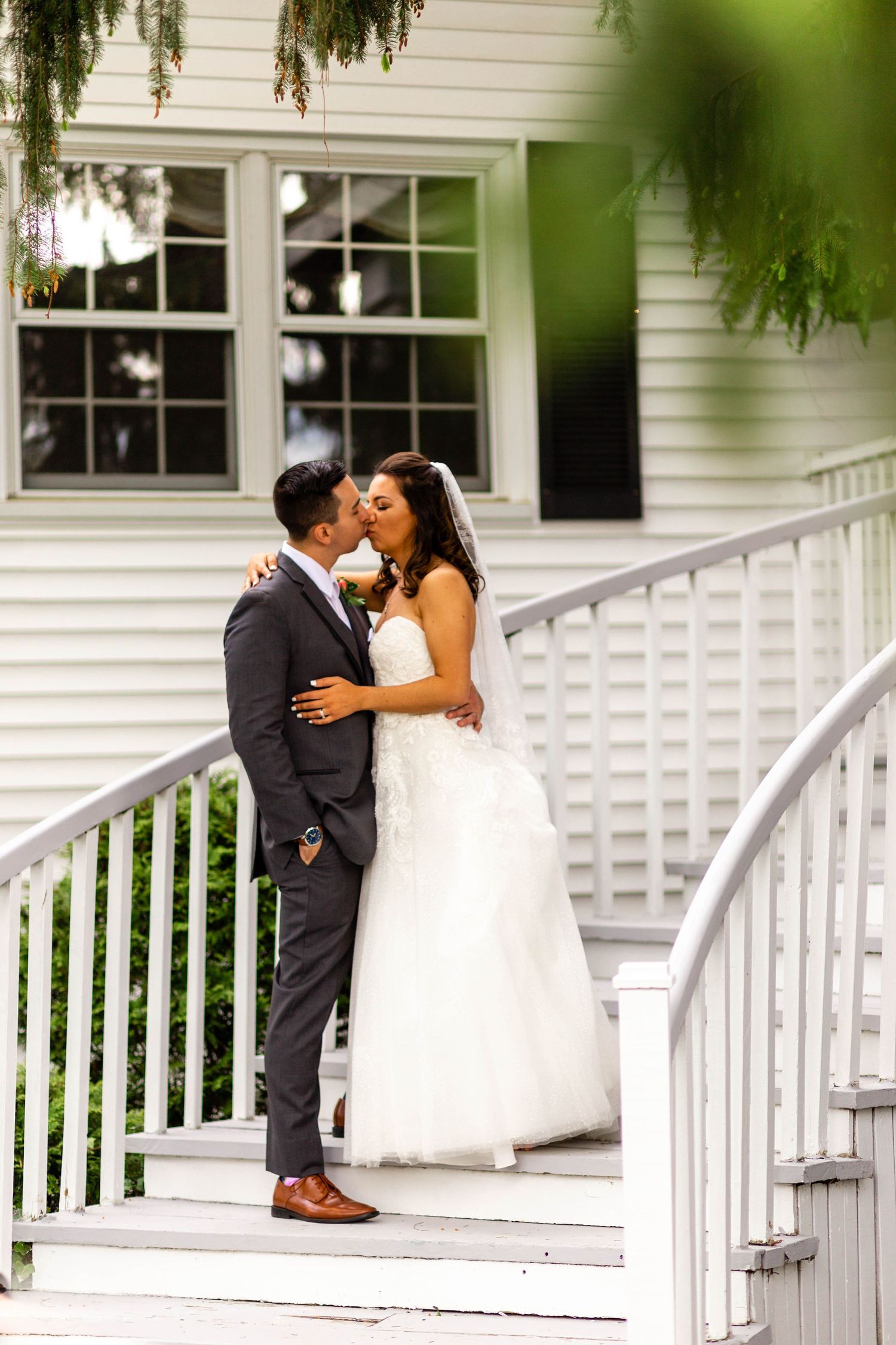 wedding couple posing for photos