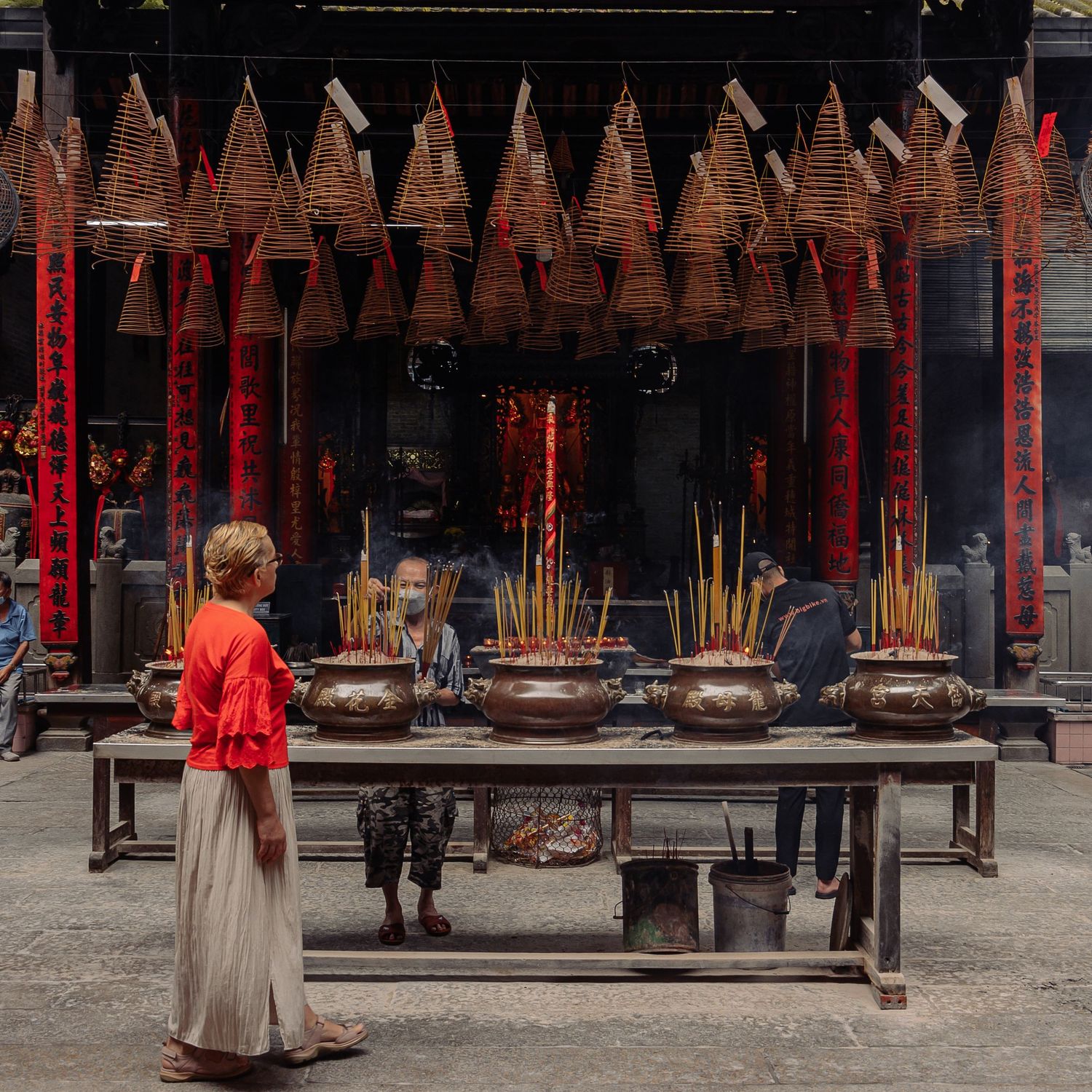 Ba Thien Hau Temple, Instagrammable spots in Ho Chi Minh City - list of photo spots by Anastasia Sokyrka Photographer