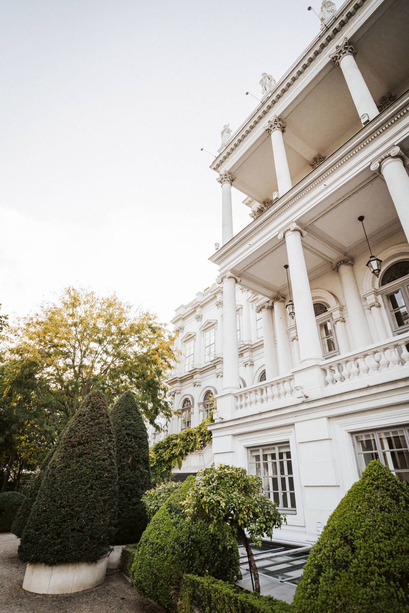 destination-wedding-photographer-palais-coburg-vienna