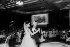 渴望影像｜專業經營的台灣婚禮攝影團隊，服務高雄、台南、台中、台北、新北及全台新人，擅長美式戶外婚禮、證婚儀式與自然時尚婚禮紀實，以明亮自然的光感、細膩構圖與真實情感，完整記錄婚禮準備、儀式與宴會中的每個動人時刻，並提供紐西蘭海外婚禮、海外婚紗與旅拍服務。