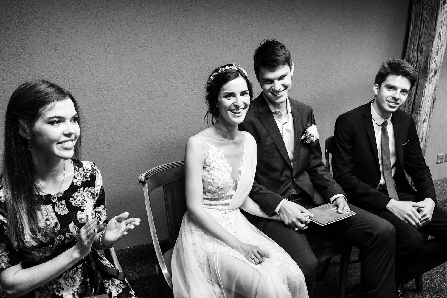 TLOOK photographe de mariage de style documentaire, cérémonie civile ambiance