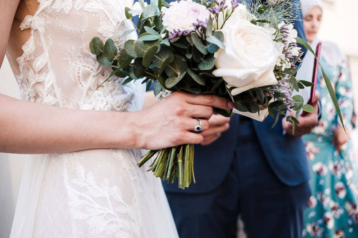 TLOOK photographe de mariage de style documentaire, détails du bouquet