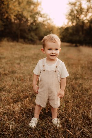 toddler golden hour during family photos