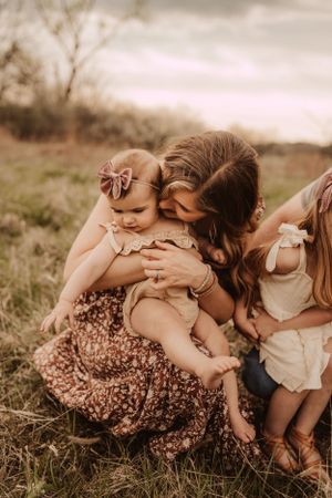 sweet kisses with family photography session