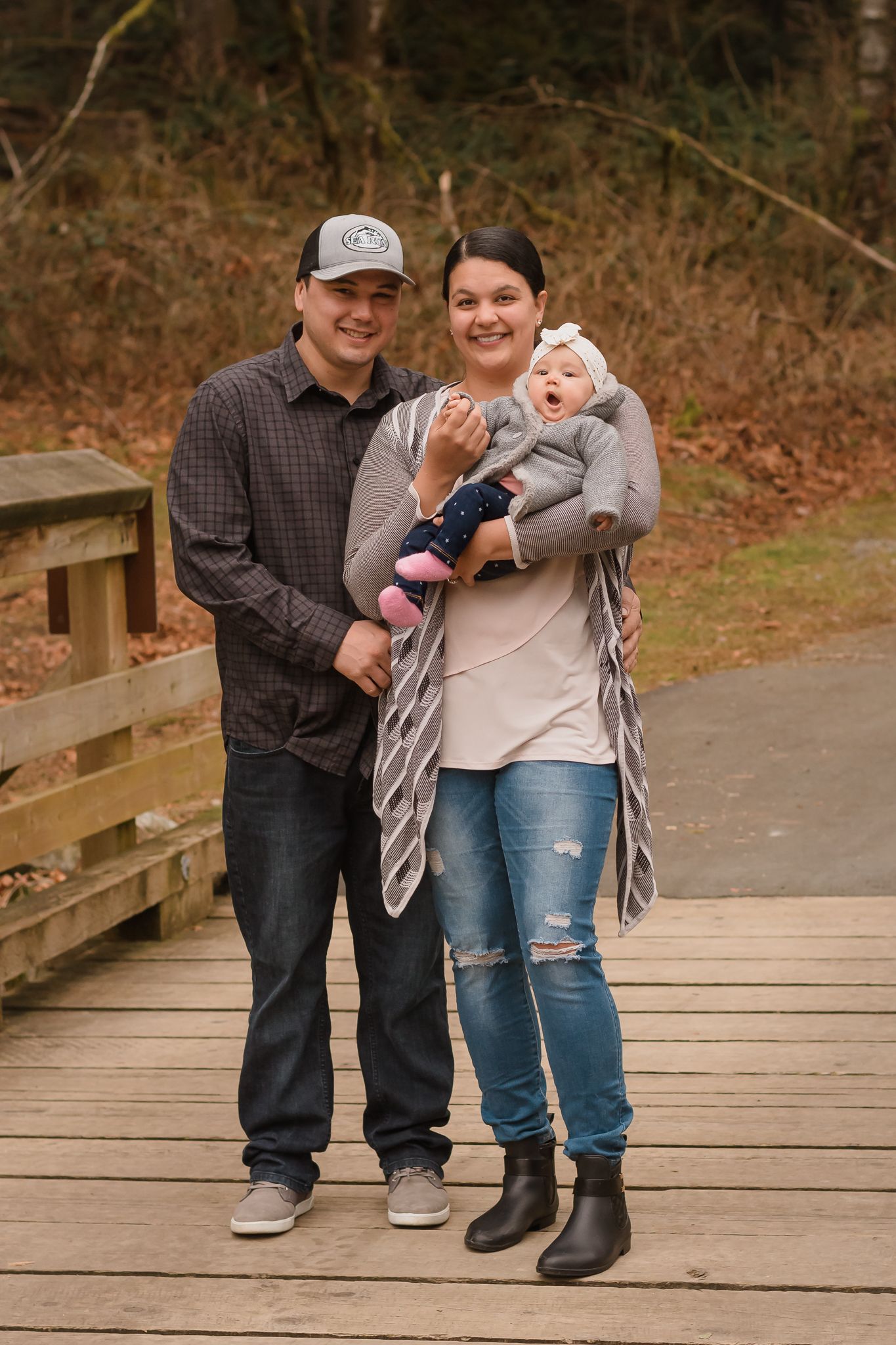 Family photography session on little bridge in Maple Ridge, BC