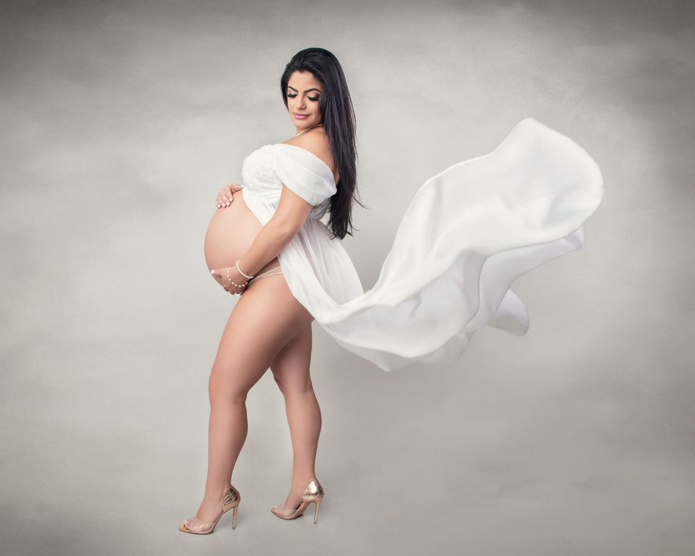 Darling Photo Studio - Maternity Portraits