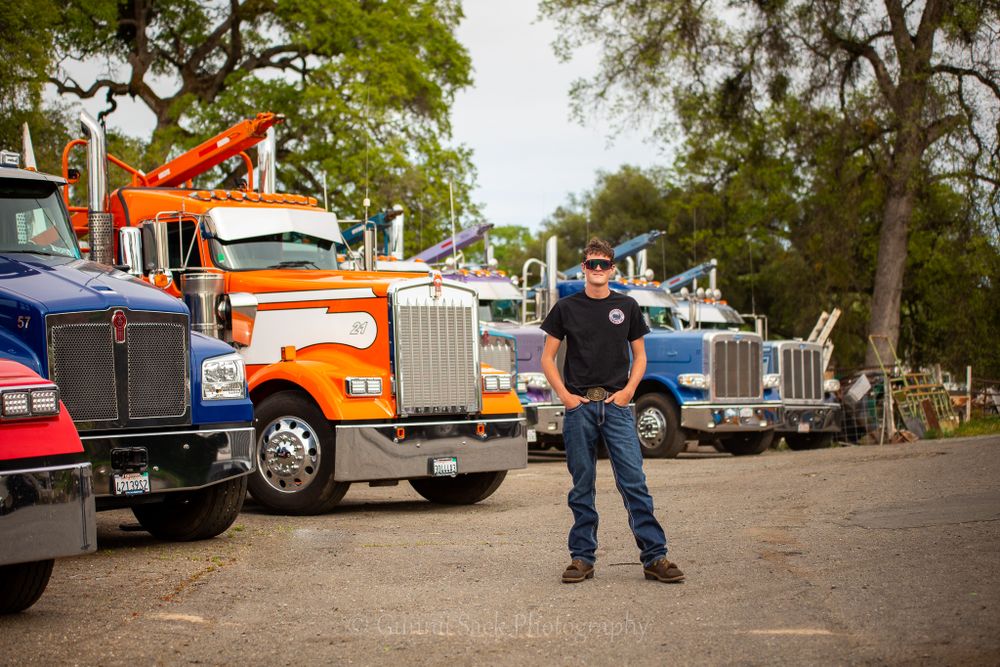 Gunnii Sack Photography, Calaveras County, Calaveras High School, senior photoshoot, class of 2022, Plymouth CA, Big Rig Trucks