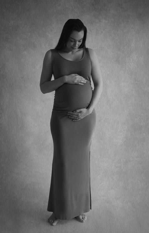 <img src="blackandwhitematernityphotoshootadelaide.jpg" alt="maternity photo black & white, Adelaide, South Australia">