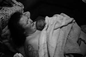 Preserving the miracle of birth: Birth photography capturing the raw emotions, incredible moments, and the beginning of