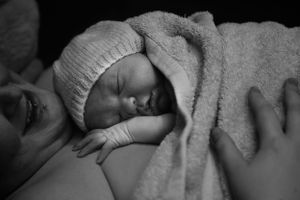 "Preserving the miracle of birth: Captivating and emotional birth photography that beautifully captures the precious mom