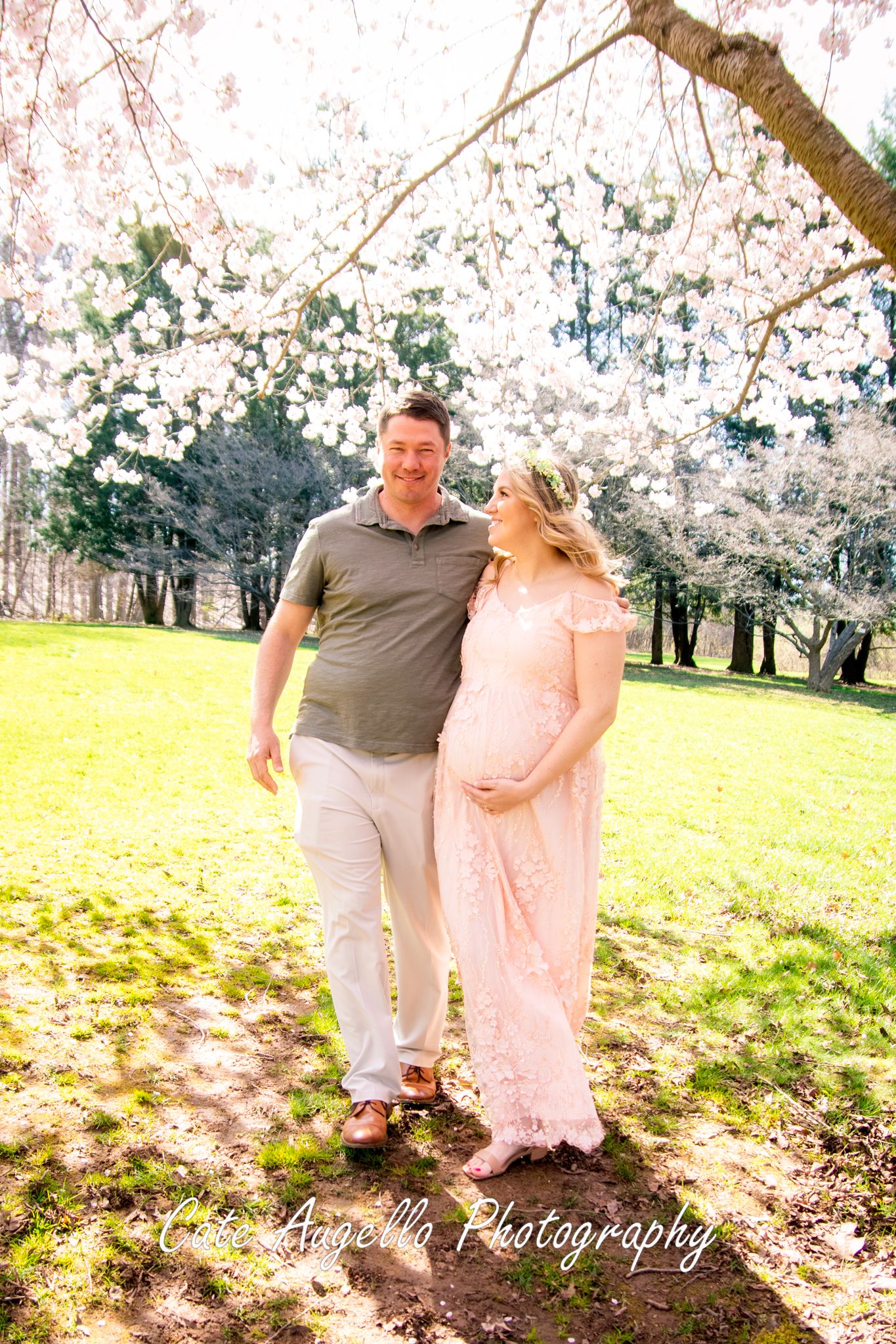 Maternity Photo Session in Cherry Blossoms