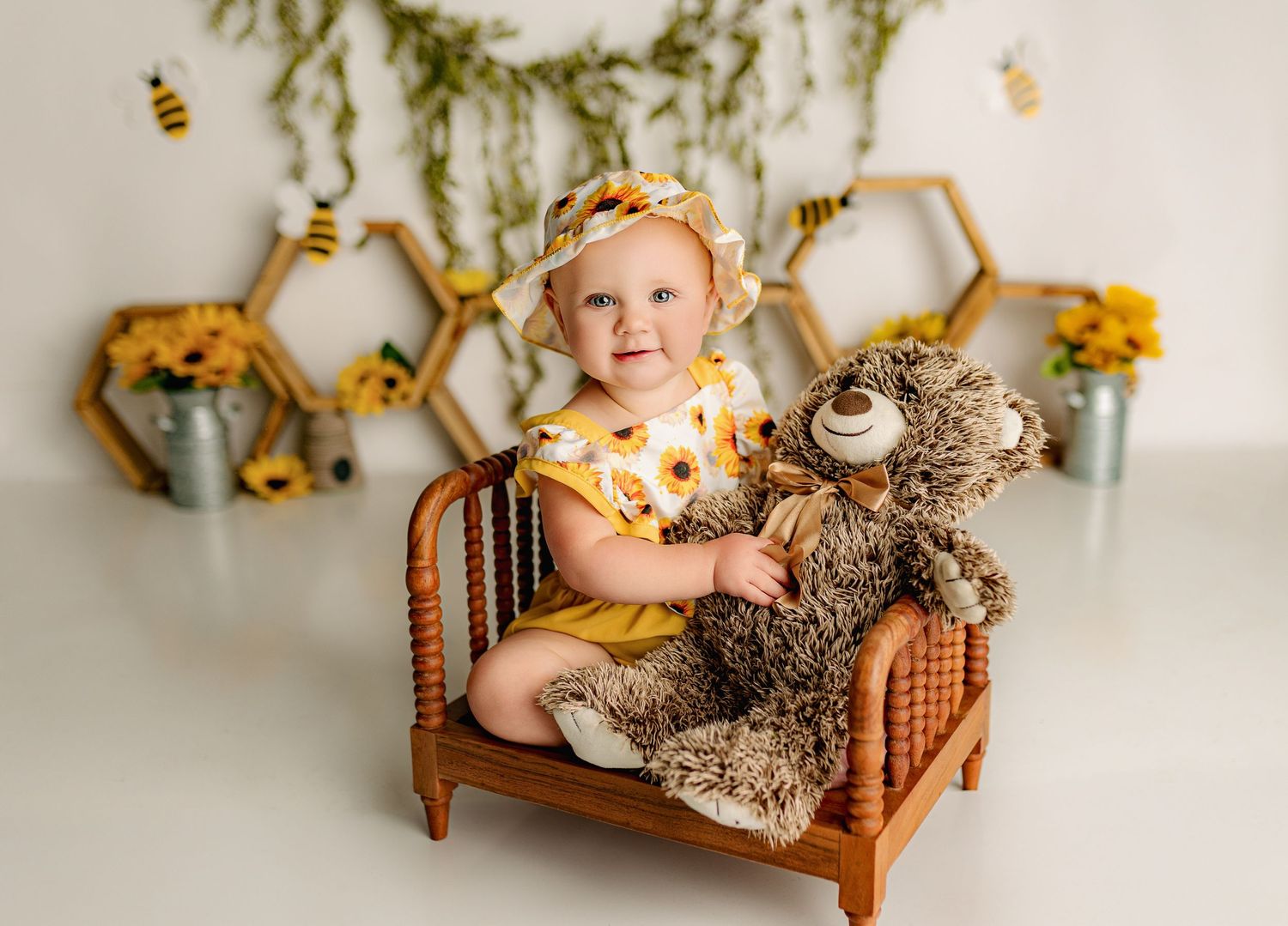 Bailey's Photography | Portsmouth Ohio | Milestone Session | Bee and Sunflower Theme