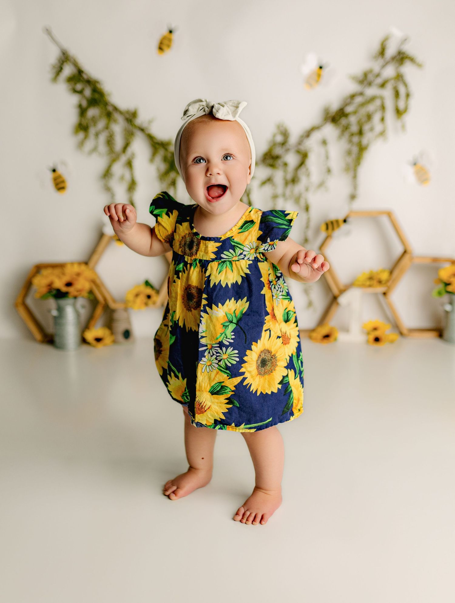 Bailey's Photography | Southern Ohio | Baby Photographer | Scioto County | First Birthday Cake Smash