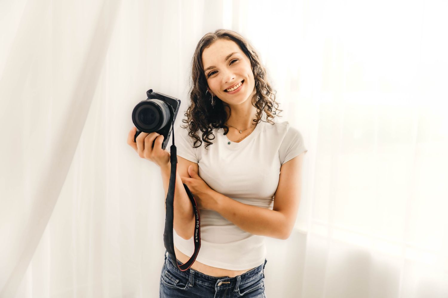 Jasmine Silversmith 
Jasmine Falling Photography
Oklahoma Wedding Photographer