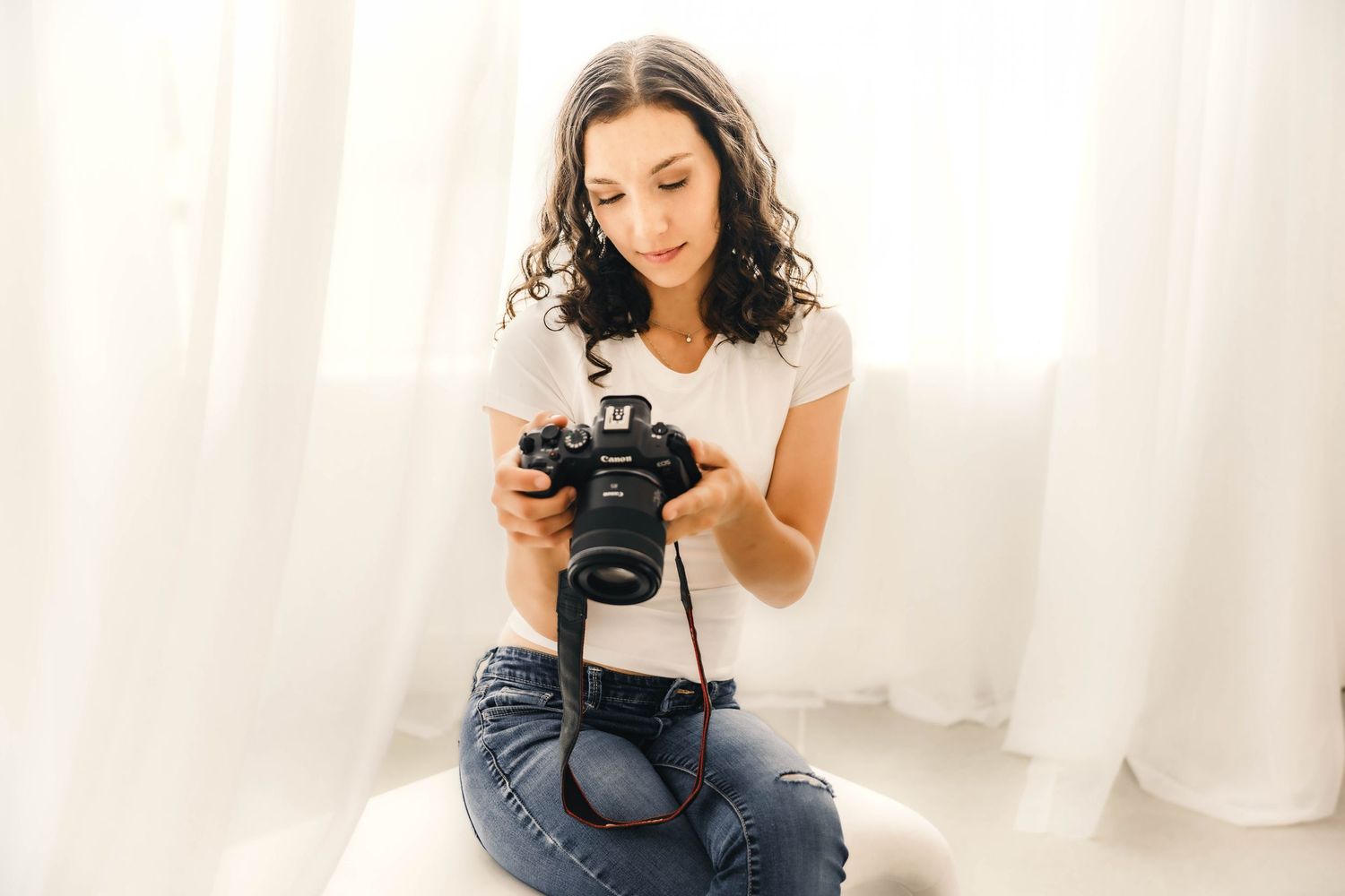 Jasmine Silversmith 
Jasmine Falling Photography
Oklahoma Wedding Photographer