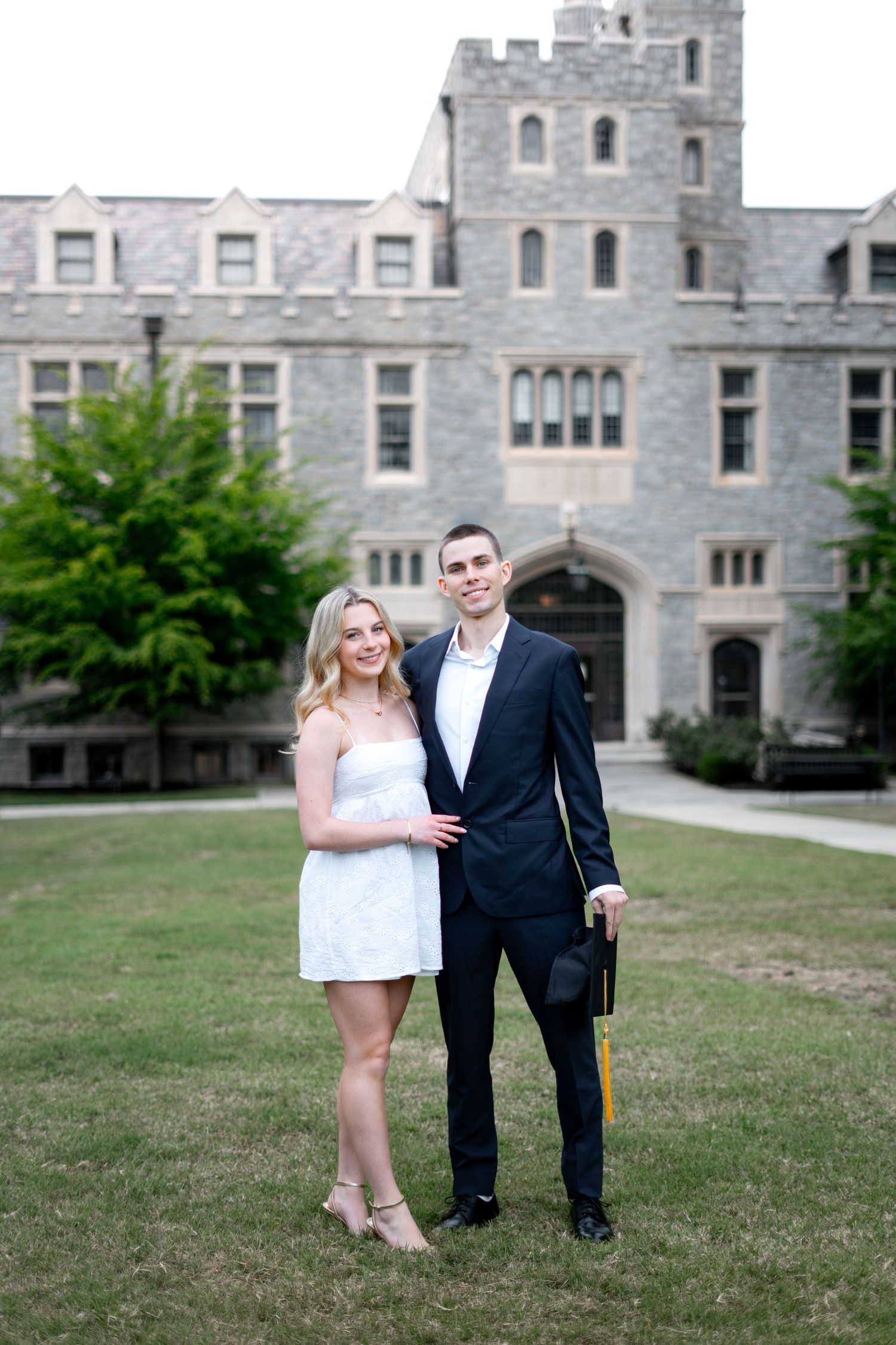 Oglethorpe student grad photos in atlanta Georgia book your graduation portrait sessions before commencement