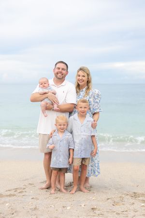 That To Wear for Beach Family Photos by Mai Mirabal, Family Photographer at Vero Beach, FL and Disney's Vero Beach Hotel.