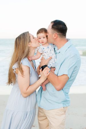 That To Wear for Beach Family Photos by Mai Mirabal, Family Photographer at Vero Beach, FL and Disney's Vero Beach Hotel.