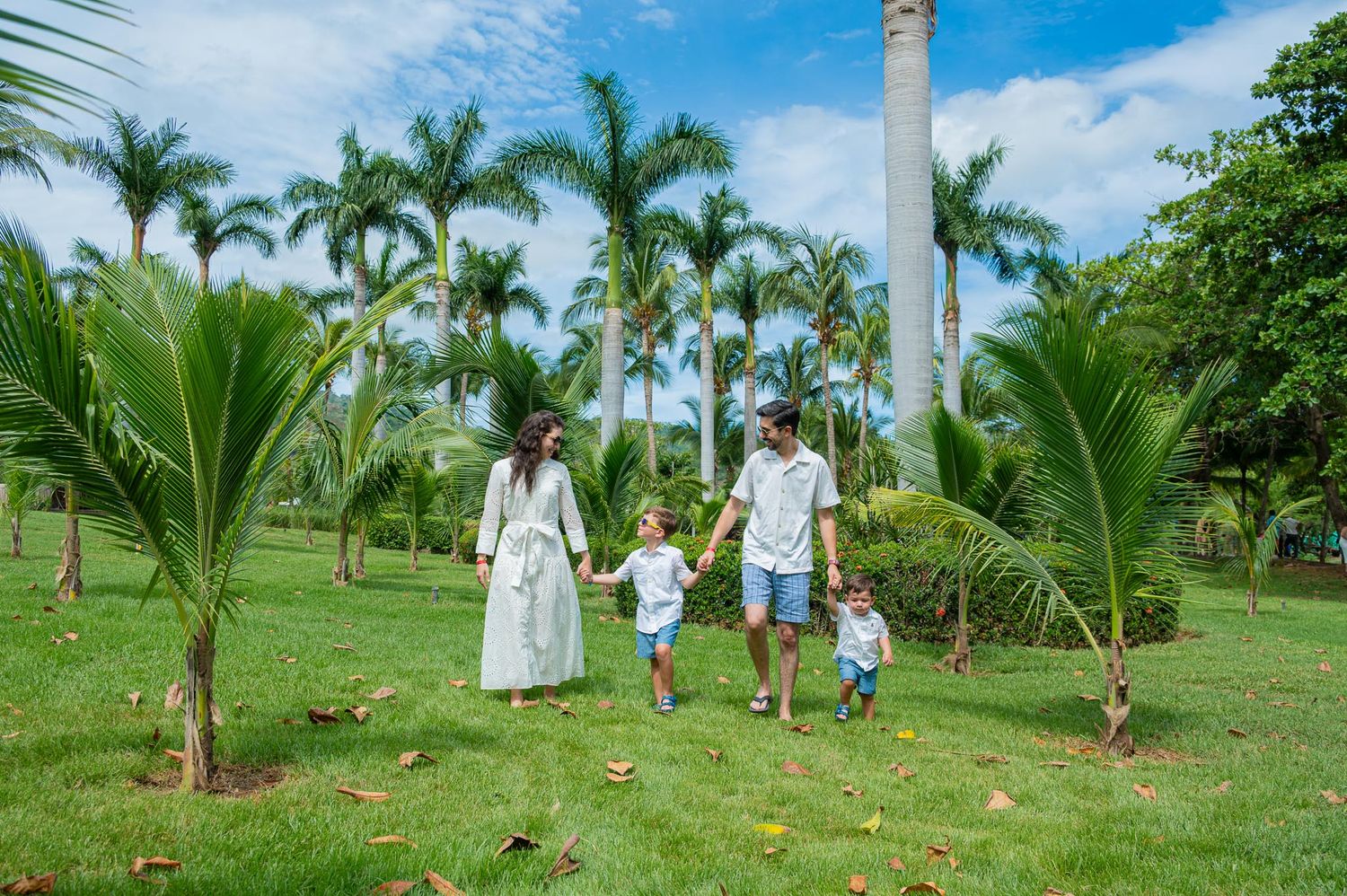 Family photo session at Andaz Papagayo