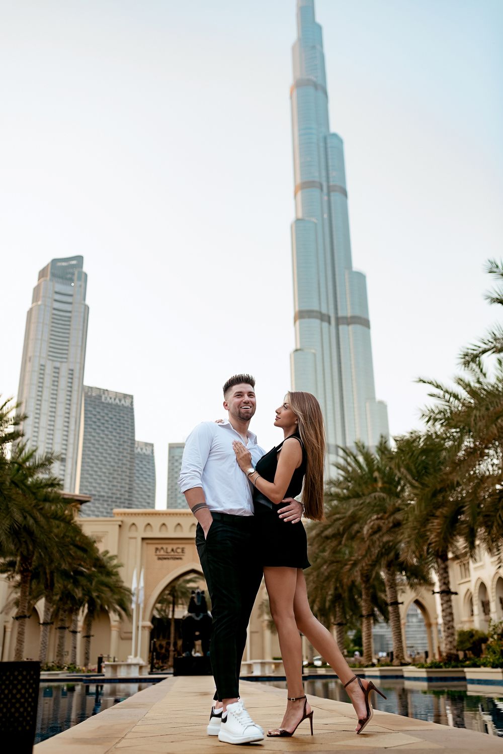 burj khalifa photoshoot couple
