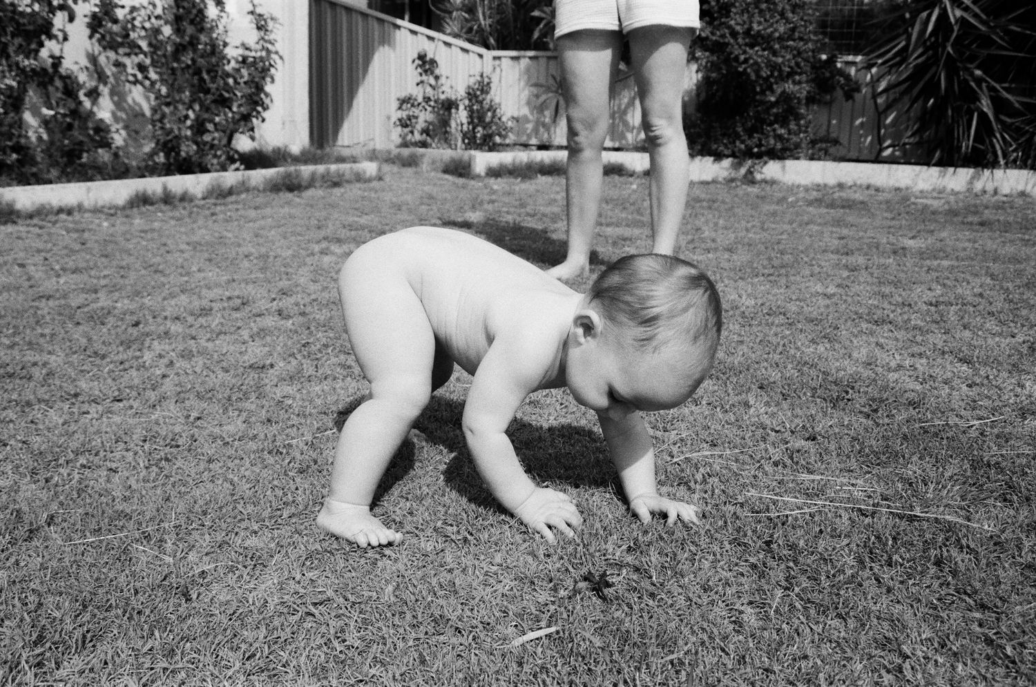 Perth motherhood photography on film—honest, emotive portraits that celebrate connection, family, and the beauty of real life.