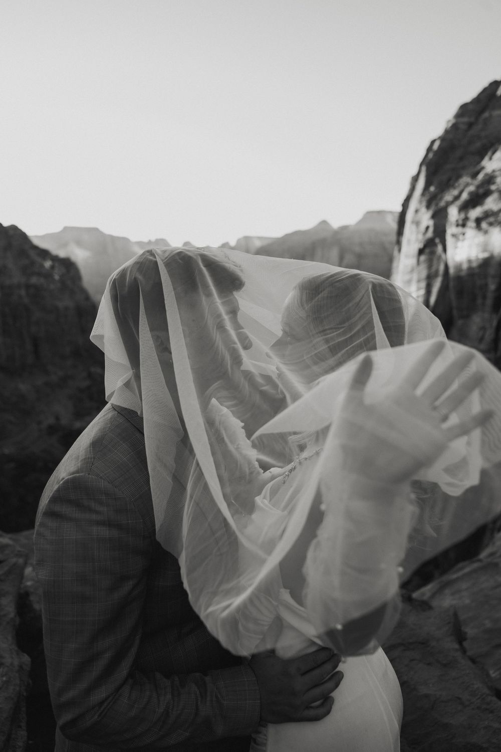 Sunset elopement in Zion National Park – Utah elopement photographer