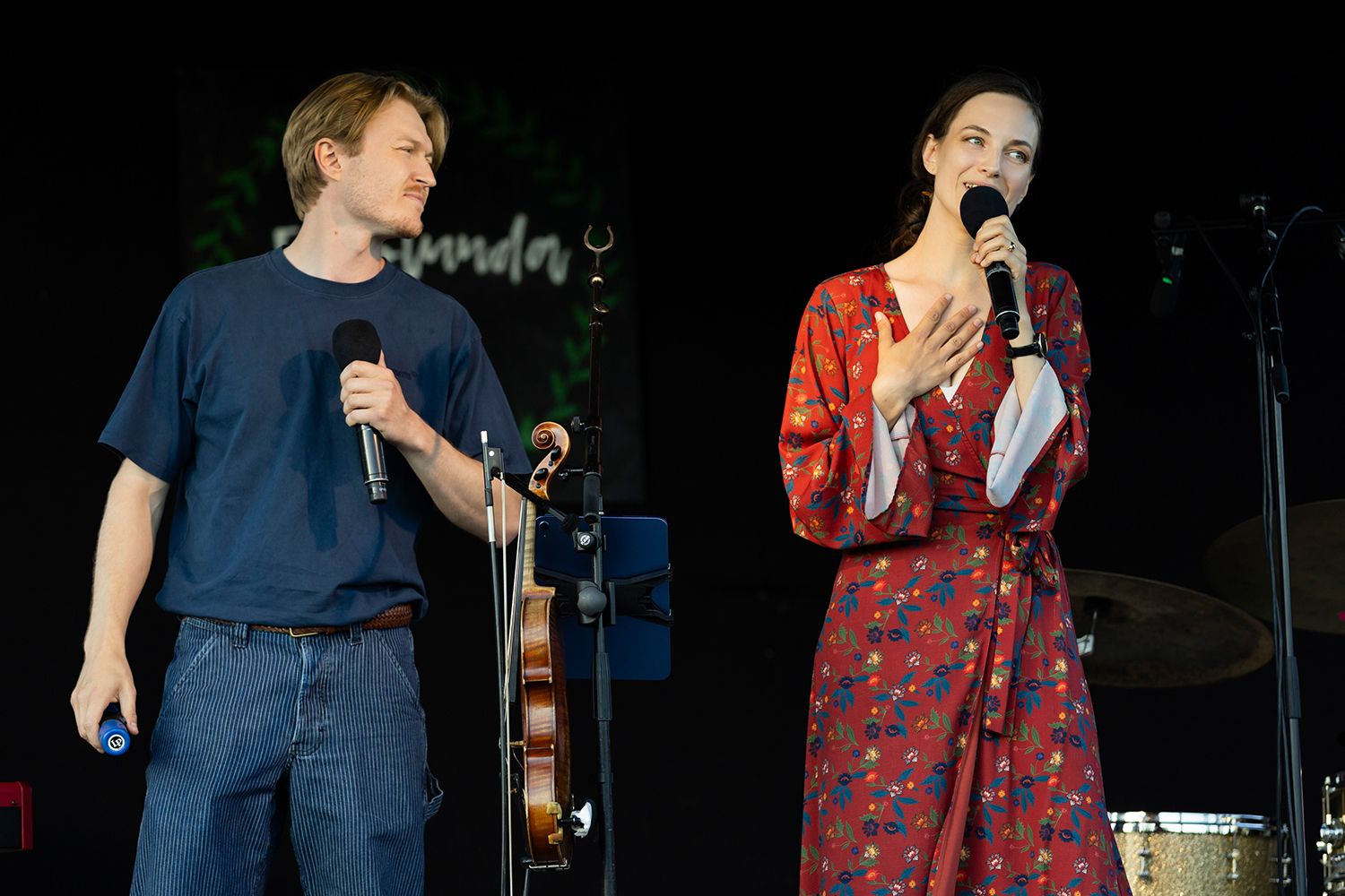 Petra Wahlgren på Fröslunda Hage. Fotograf Rebecca Nordin. Pontus och Petra.