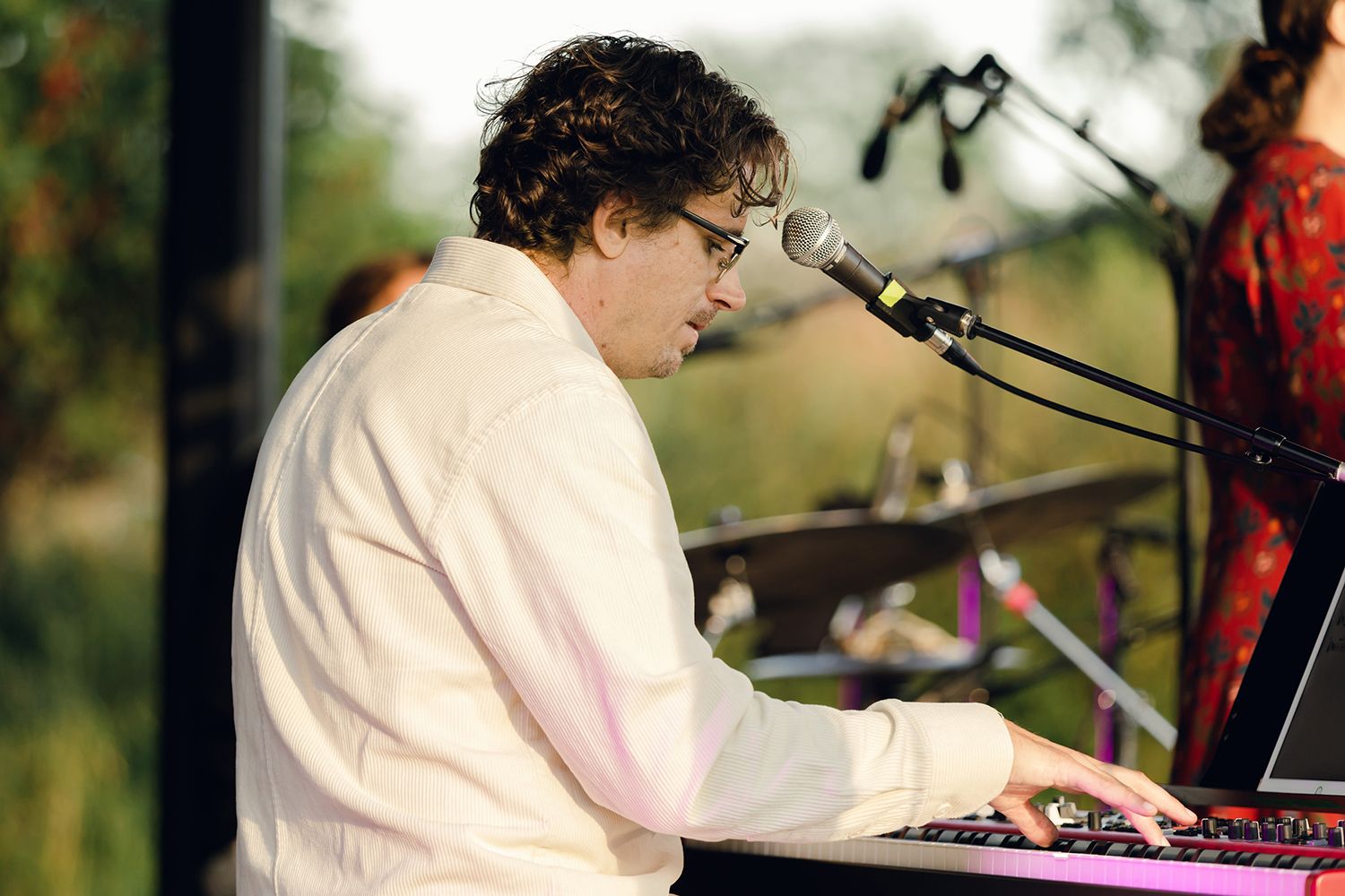 Petra Wahlgren på Fröslunda Hage. Fotograf Rebecca Nordin. Fredric Wide på keyboard