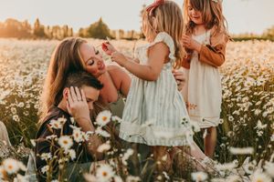 Daisy Wildflower field photography session in Port Angeles near Seattle Washington Spring family photographer