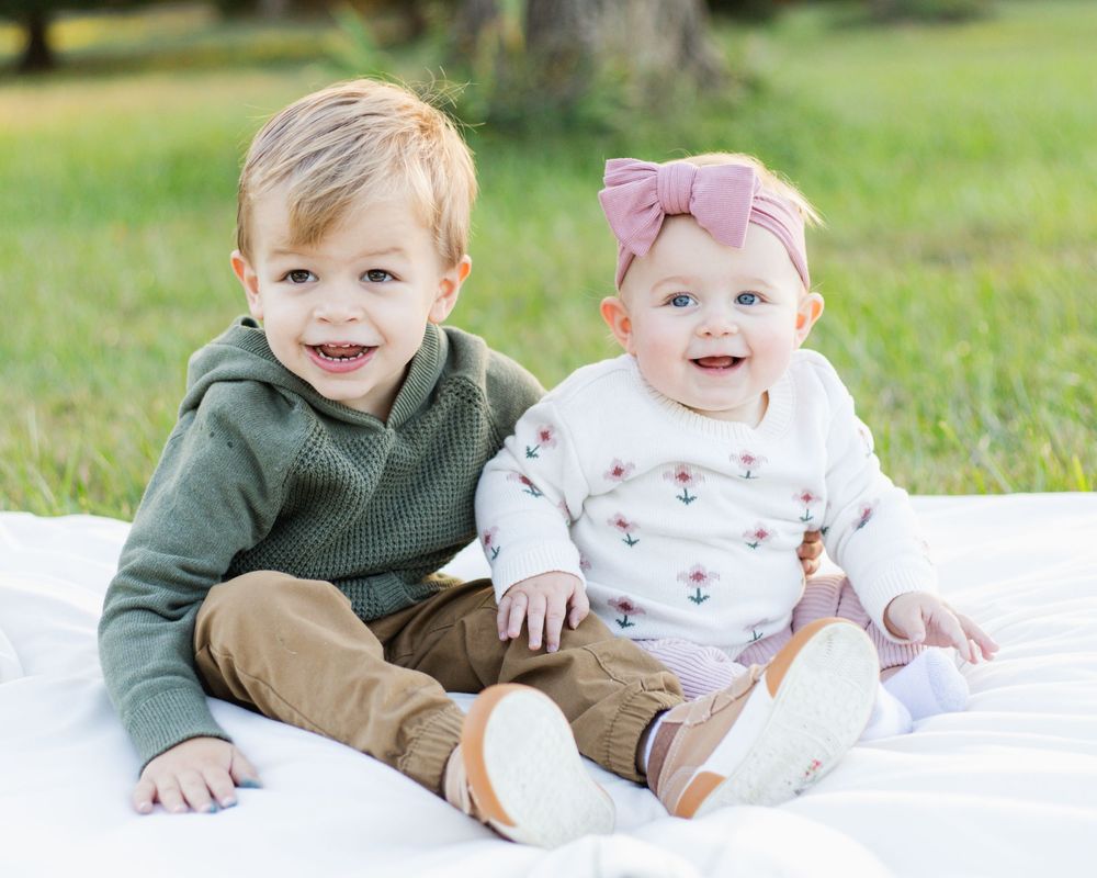 Outdoor sibling portrait