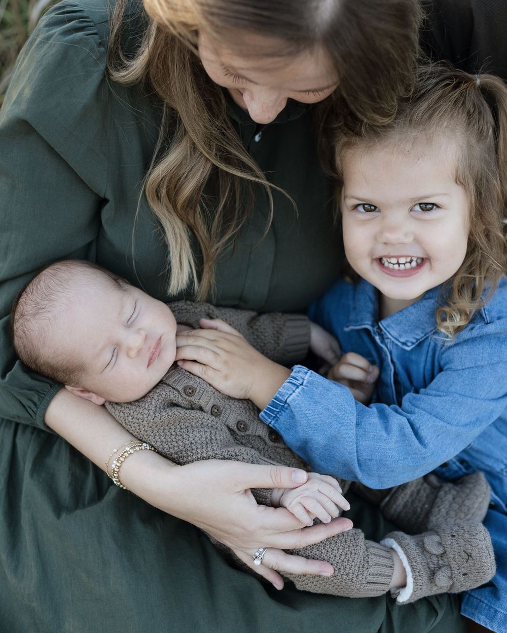 Outdoor family newborn photo