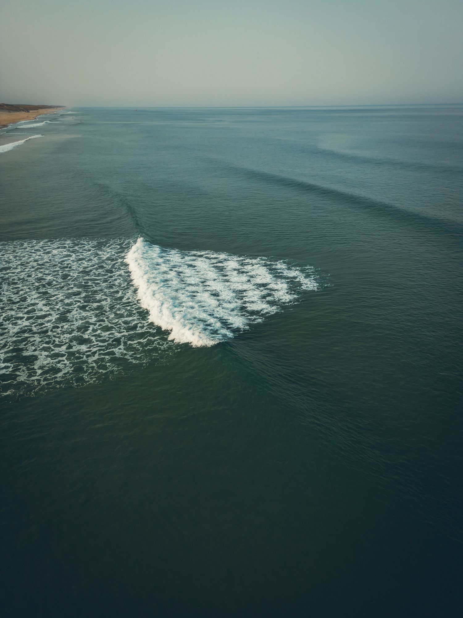 Photo prise au drone de l'océan